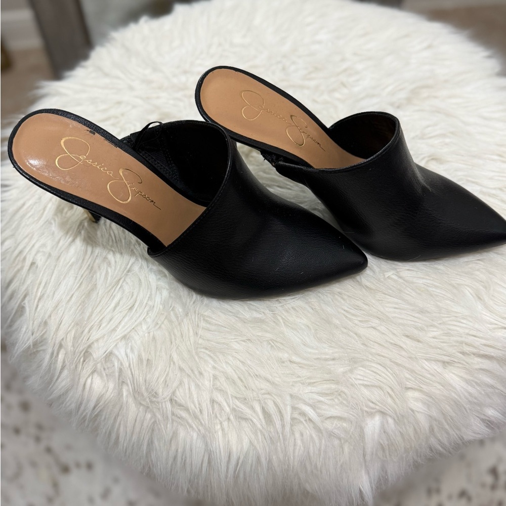 Jessica Simpson Black Pointed Toe Mules